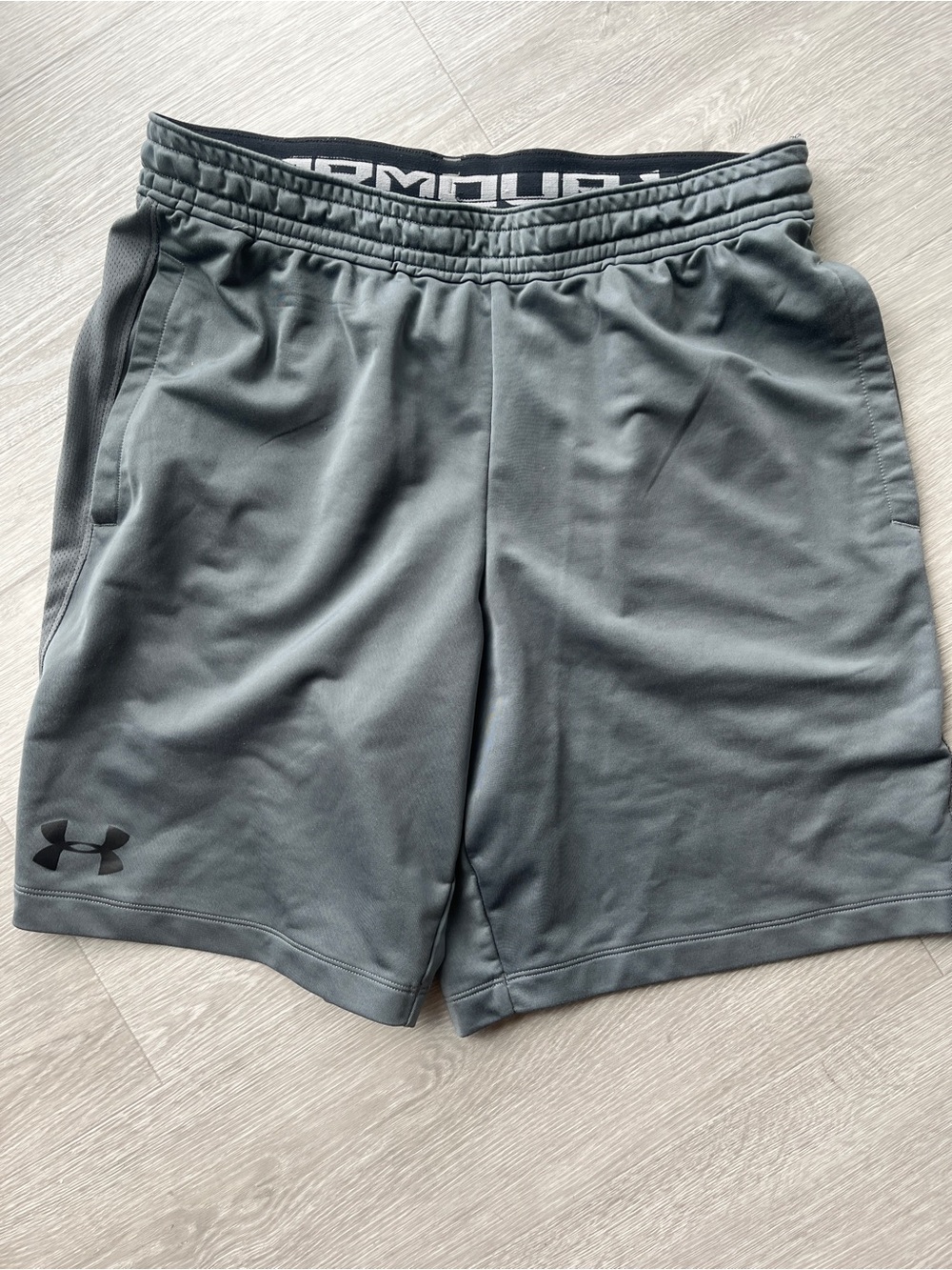 Under Armour Men's Gray Performance Athletic Shorts